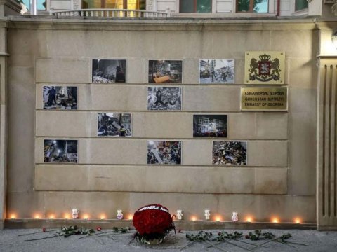 Gürcüstanın Azərbaycandakı səfirliyində bayraq endirildi - FOTO