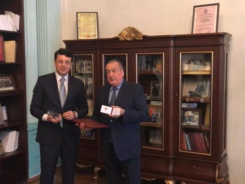 Eldar Quliyev təltif olundu - FOTO