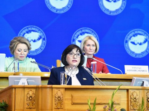 Spiker beynəlxalq forumda çıxış etdi - FOTO