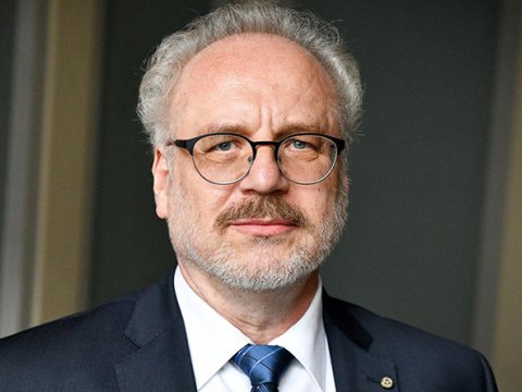 Prezident koronavirusa yoluxdu