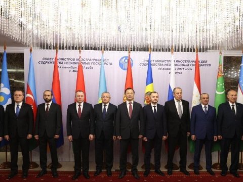 Ermənistan XİN başçısı Ceyhun Bayramovla şəkil çəkdirdi – FOTO