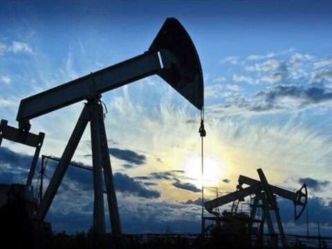 Neft dünya bazarında rekord qiymətə satılır