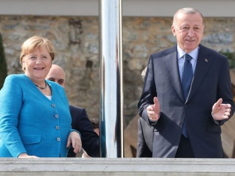 Ərdoğanla Merkel arasında koalisiya POLEMİKASI