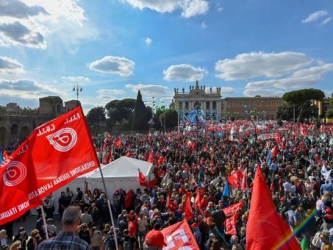 İtaliyada faşizmə qarşı 200 minlik AKSİYA