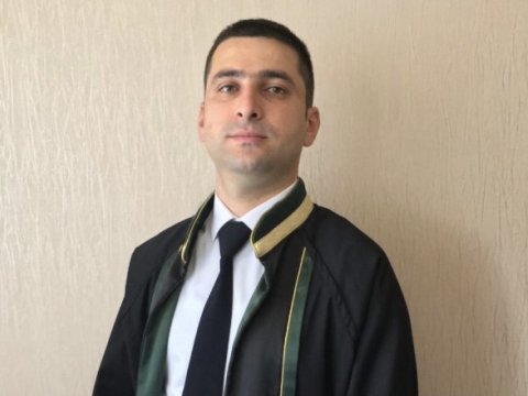 Vəkilin avtomobili YANDI
