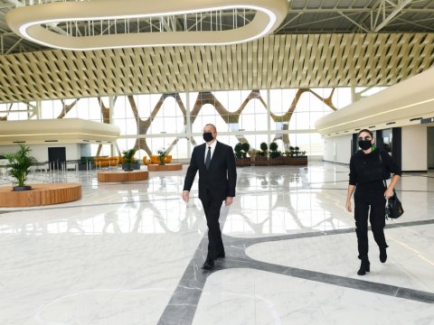 Prezident və xanımı Füzuli Beynəlxalq Hava Limanında - FOTOLAR