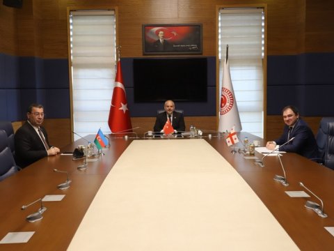 Üç ölkənin parlament komitələri görüşdü