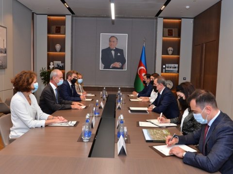 Ceyhun Bayramov BQXK rəsmisini qəbul etdi - FOTO