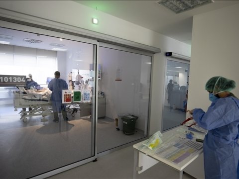 Türkiyədə daha 223 nəfər COVID qurbanı oldu