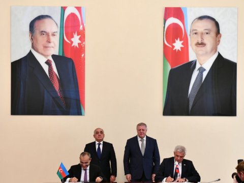 Əli Əsədov slovakiyalı nazirlə GÖRÜŞDÜ