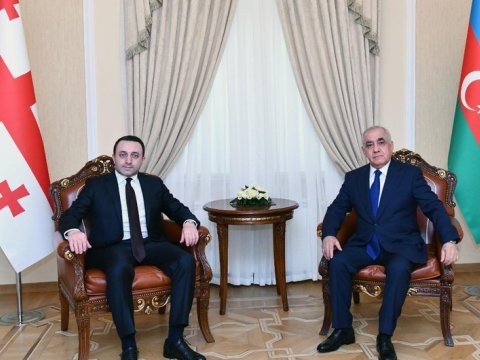 Gürcüstanın Baş naziri Əli Əsədovu təbrik etdi