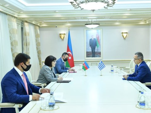 Spiker Yunanıstanın səfiri ilə görüşdü