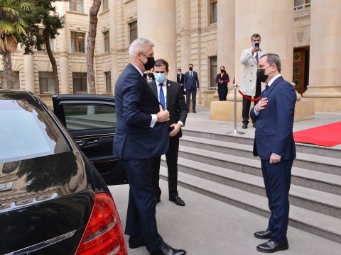 Slovakiyalı nazir Azərbaycana gəlib