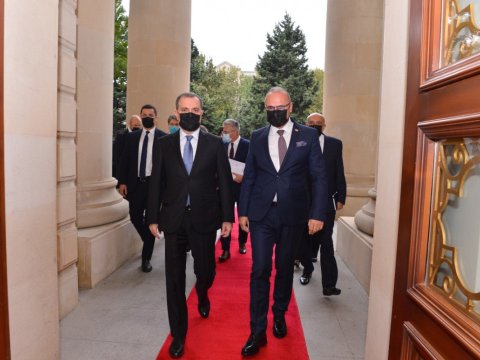 Nazir xorvatiyalı həmkarı ilə nəyi müzakirə etdi?
