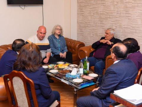 Kamal Abdulla ingilis professorları ilə görüşüb