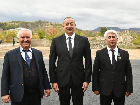 Prezident Şəhriyar Məmmədyarovun atası ilə görüşüb - FOTO