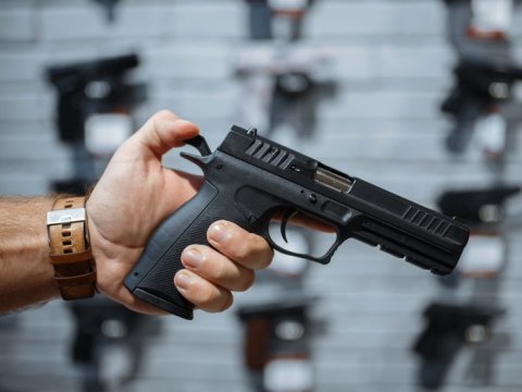 Hansı deputatlar silah gəzdirir? - DİN AÇIQLADI