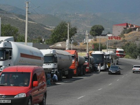 Gorus-Qafan yolunda saxlanılan iranlı sürücülər BURAXILDI
