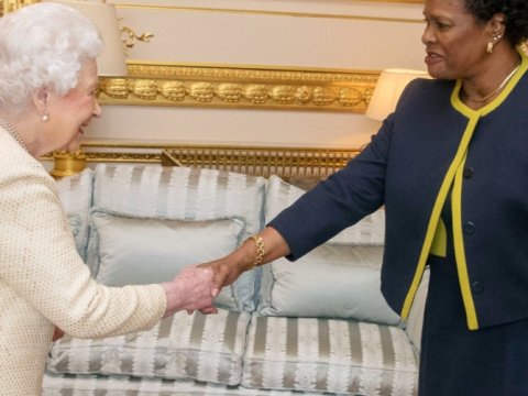 Bu ölkədə 400 il sonra Britaniya idarəçiliyinə son qoyulub