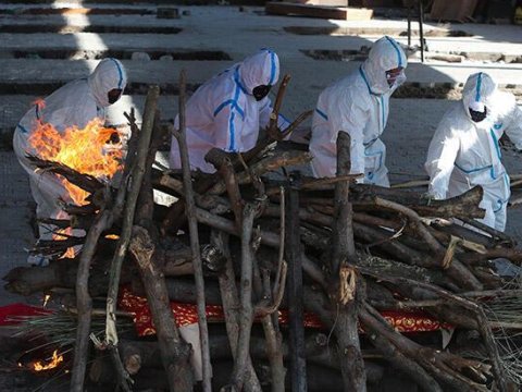 Azərbaycanda fərqli dəfn qaydası: meyiti yandırmaq istəyənlər var, krematoriya yoxdu - PROBLEM