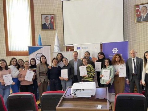 Jurnalistlərə sertifikat verildi