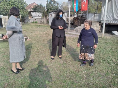 Kamilə Əliyeva şəhid ailələrini ziyarət edib