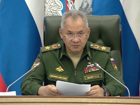 Şoyqu: “NATO qoşunlarını Rusiya ilə sərhədə yığır” 