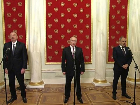 Kremldən üçtərəfli görüş xəbərinə REAKSİYA