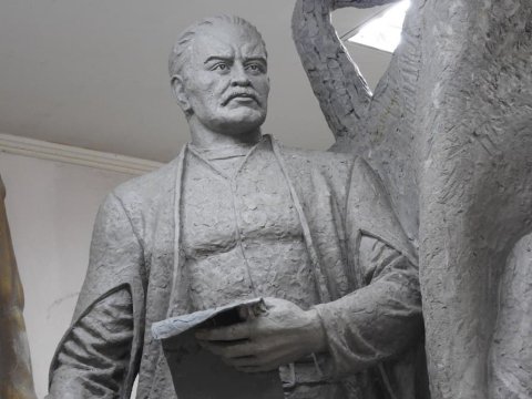 Xarkovda Axundova heykəl qoyuldu
