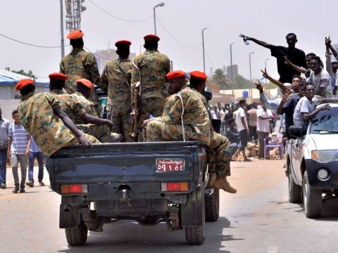 Daha bir ölkədə dövlət ÇEVİRİLİŞİ