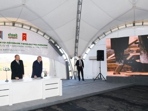 Dövlət başçıları “Ağıllı kənd” layihəsində görülən işlərlə tanış olublar - YENİLƏNİB