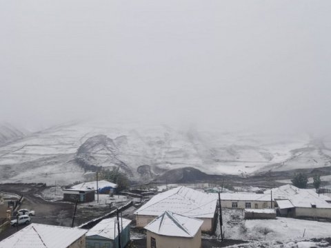 Xınalığa 25 sm qar yağıb 