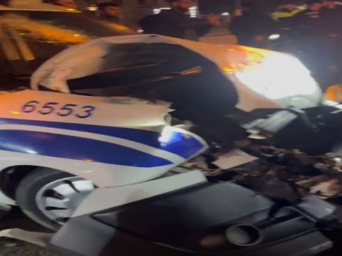 Bakıda PPX avtomobili qəzaya düşdü - Polis yaralandı