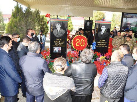 Qızılhacılıda şəhidin məzarı ziyarət olunub - FOTO