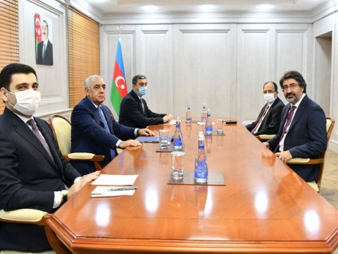 Əli Əsədovla Alparlsan Çakar bank sektorunu müzakirə etdi