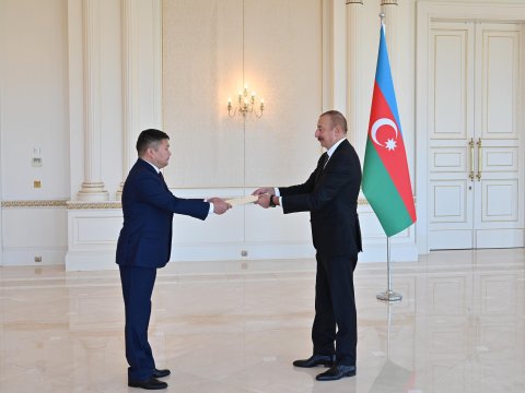 İlham Əliyev iki səfirin etimadnaməsini qəbul etdi - FOTOLAR