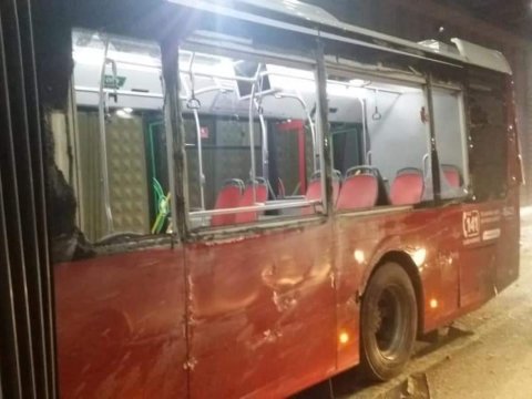 Yük maşını dörd avtomobil və avtobusa ÇIRPILDI -FOTOLAR
