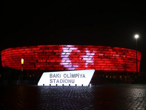 Türkiyə bayrağı Bakı Olimpiya Stadionunda 