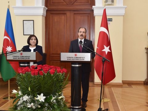 Bakıda Cümhuriyyət Günü - FOTOLAR