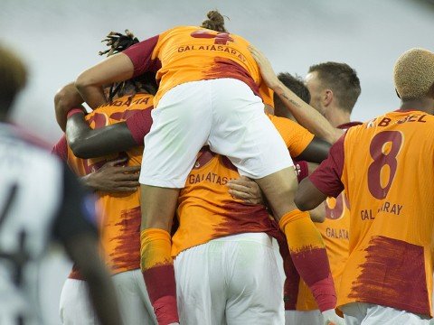 “Qalatasaray”da maaş limiti qoyuldu