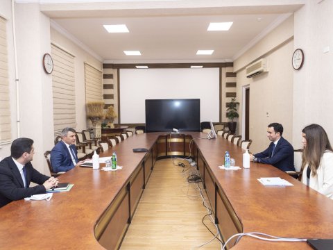 Nazir “Yüksəliş”in qalibi ilə görüşdü