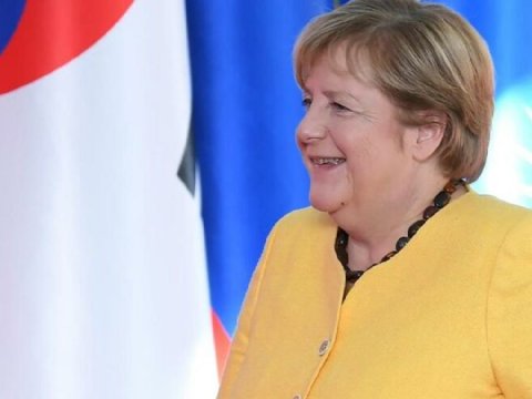 Merkeldən 175 milyonluq vaksin açıqlaması