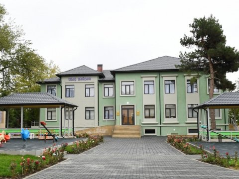 İlham Əliyevlə birinci xanm uşaq bağçasının açılışında -FOTOLAR