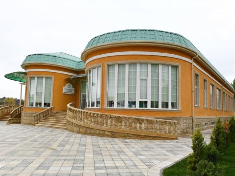 İlham Əliyevlə xanımı yeni mərkəzin AÇILIŞINDA