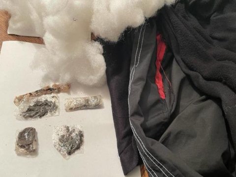 Təcridxanaya tiryək keçirmək istədi