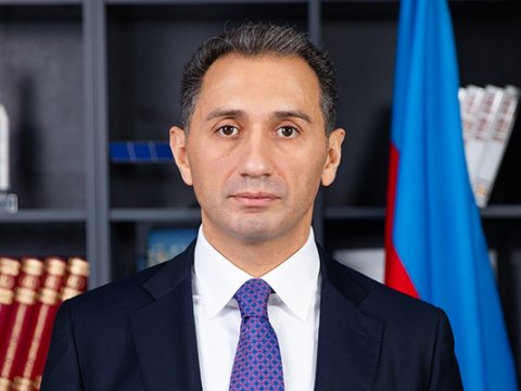 Rövnəq Abdullayevi nazir əvəz etdi