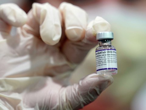 “Pfizer”in yaradıcısı: “Koronavirus idarə edilə bilən virus olacaq”