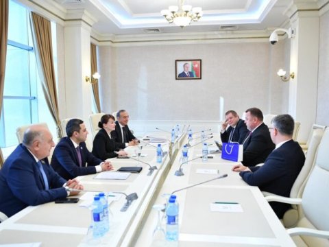 Estoniya parlamentarilərilə görüş