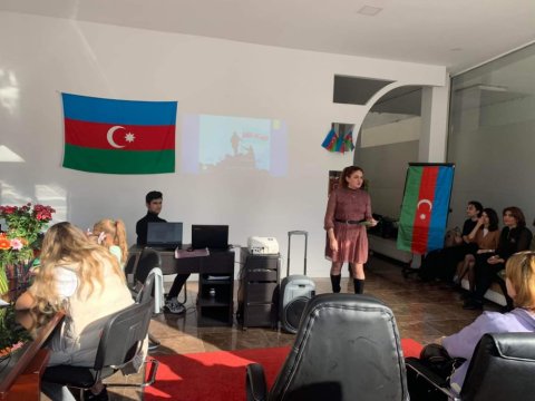 Berlin Azərbaycan Evində dərs