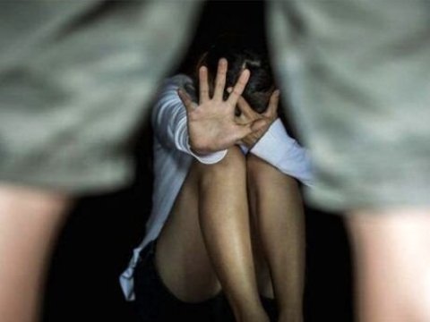 11 yaşlı qızına təcavüz edən atalıq HƏBS OLUNDU